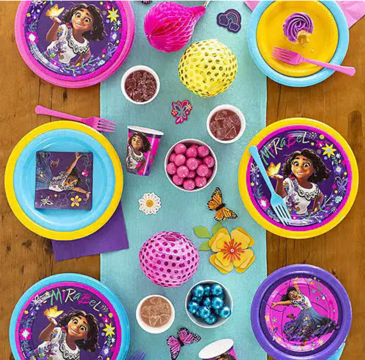 Encanto Disney Paper Dessert Plates 17 cms | Pack of 8