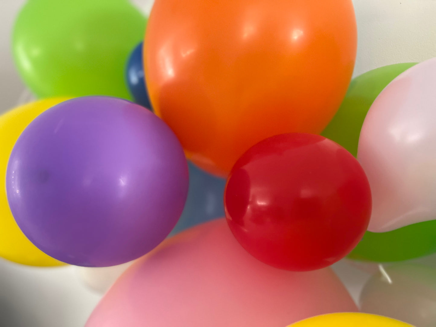 Gravity’s Rainbow | Balloon Garland Kit 2.5m inc Hand-pump